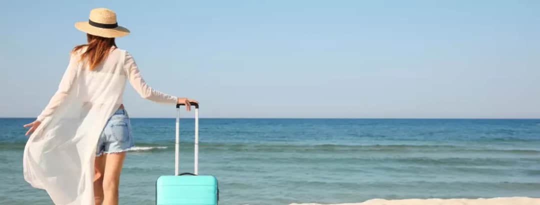 Co zabrać na wakacje nad morzem, by uniknąć nieprzyjemności?