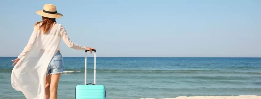 Co zabrać na wakacje nad morzem, by uniknąć nieprzyjemności?