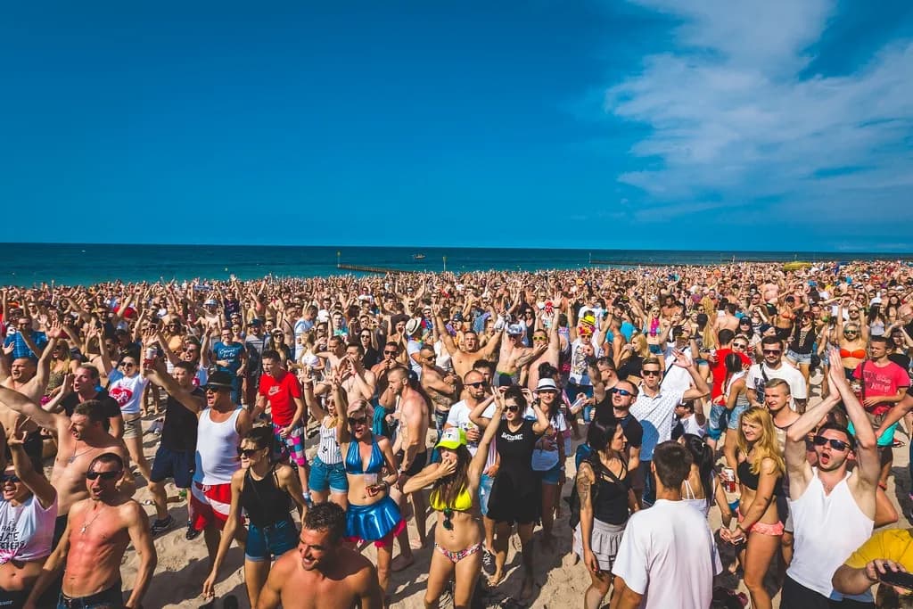 Kiedy jest sanrajs w Kołobrzegu? Odkryj daty i szczegóły festiwalu