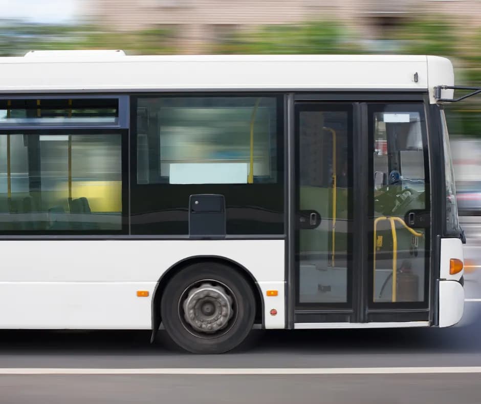 Ile kosztuje bus z Kołobrzegu do Dźwirzyna? Ceny, które zaskakują