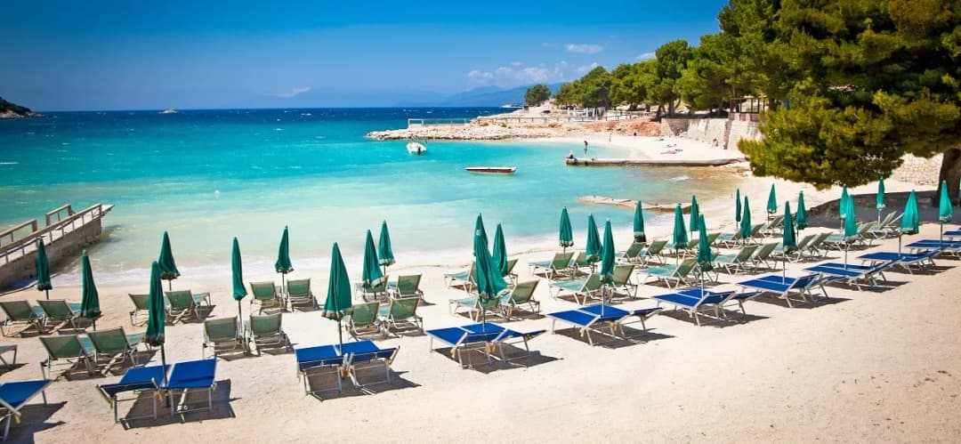 Gdzie jest morze jońskie? Odkryj jego lokalizację i atrakcje