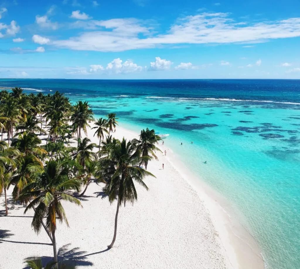 Dominikana: Morze Karaibskie czy Ocean Atlantycki - co wybrać?