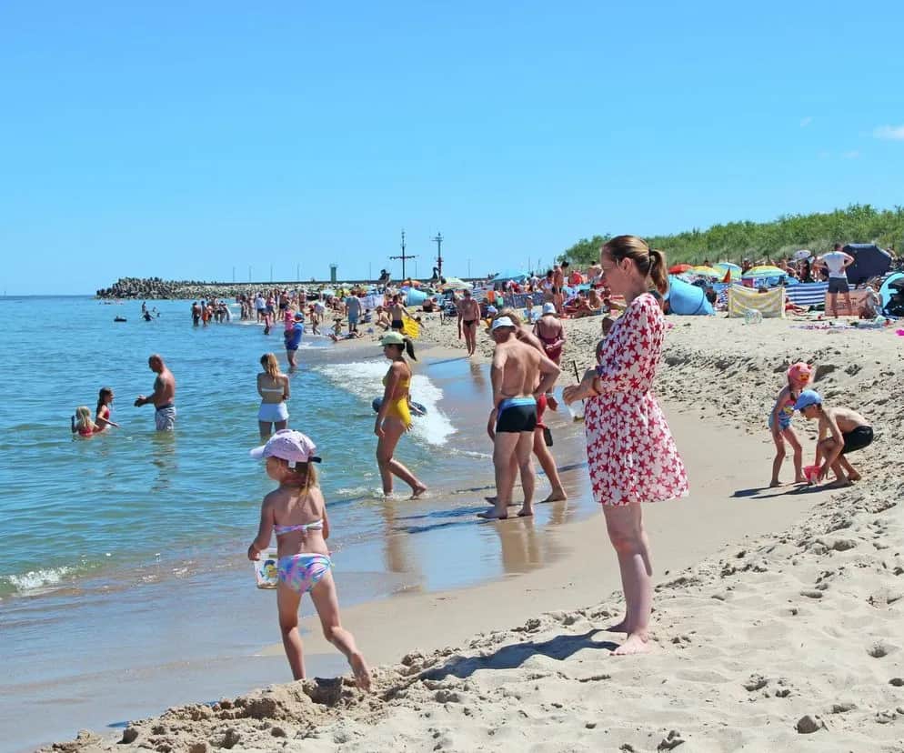 Ile kosztuje doba nad morzem? Sprawdź ceny noclegów i wydatków