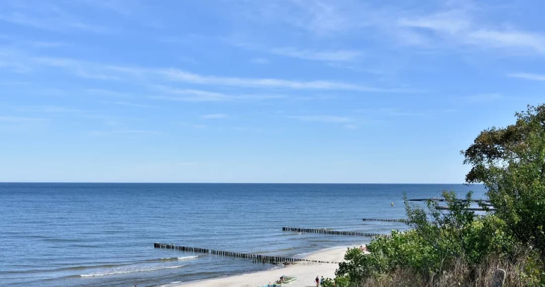 Woda w Bałtyku ile stopni? Sprawdź, czy warto się kąpać!