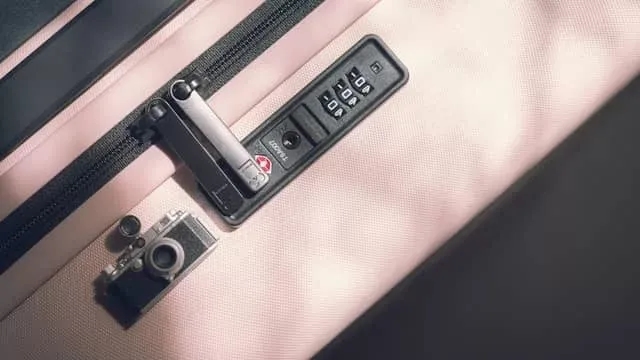 Jak ustawić kod w walizce Ochnik – proste kroki, aby uniknąć problemów