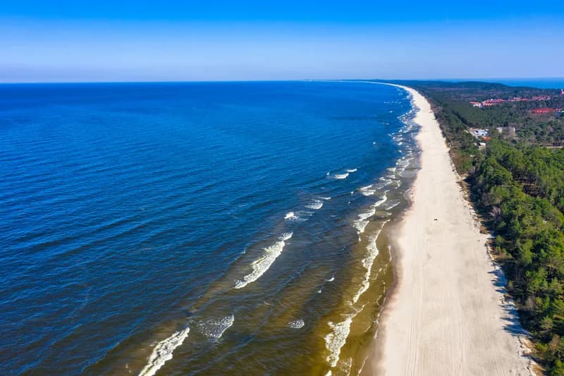 Krynica Morska czy warto? Odkryj piękno i atrakcje tego miejsca