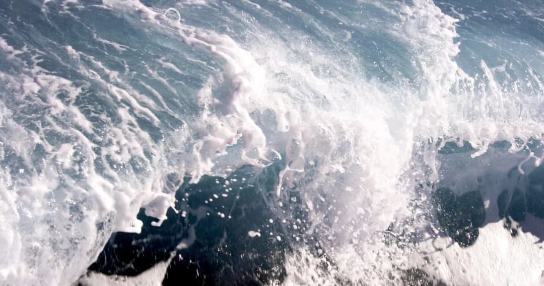 Jak powstają fale na Bałtyku? Odkryj tajemnice ich wysokości i siły