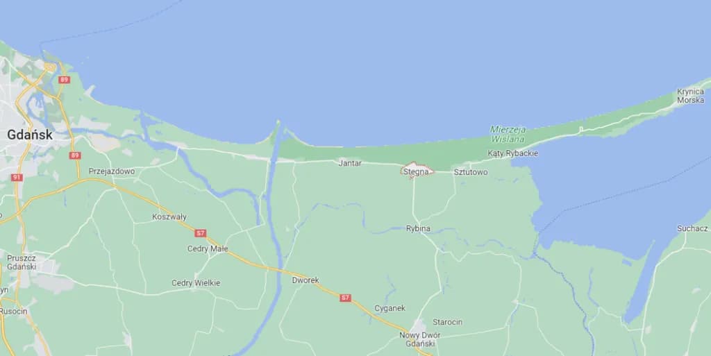 Stegna ile do morza? Sprawdź, jak blisko jest plaża i parkingi